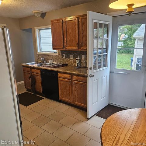 14337 Leonard Avenue, Warren, MI 48089