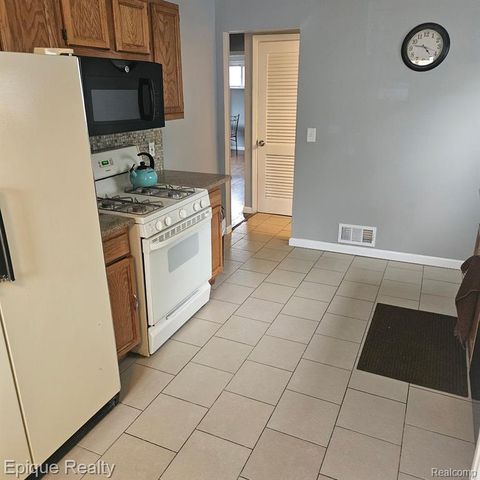 14337 Leonard Avenue, Warren, MI 48089