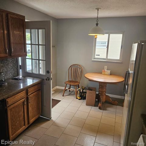 14337 Leonard Avenue, Warren, MI 48089