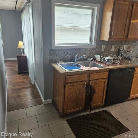 14337 Leonard Avenue, Warren, MI 48089