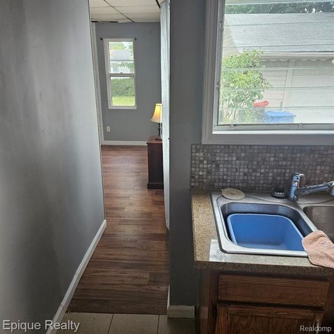 14337 Leonard Avenue, Warren, MI 48089