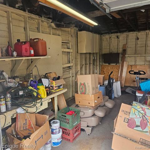 14337 Leonard Avenue, Warren, MI 48089