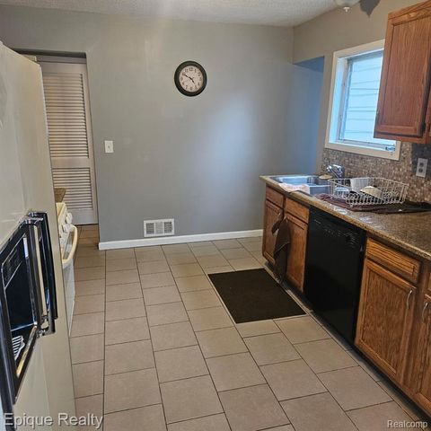 14337 Leonard Avenue, Warren, MI 48089