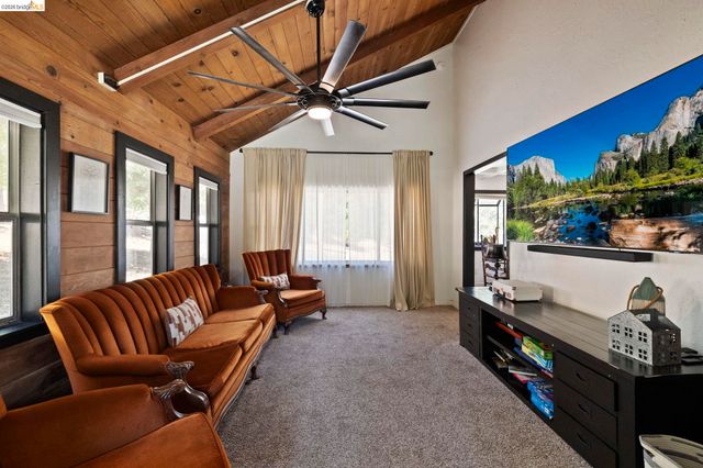 20785 Buttercup Cir, Groveland, CA 95321