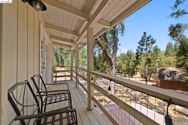 20785 Buttercup Cir, Groveland, CA 95321