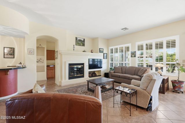 2506 E Bluejay Bluff Lane, Green Valley, AZ 85614