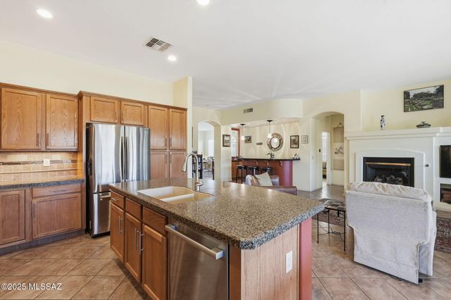 2506 E Bluejay Bluff Lane, Green Valley, AZ 85614