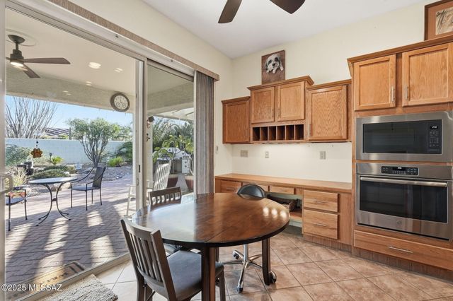 2506 E Bluejay Bluff Lane, Green Valley, AZ 85614