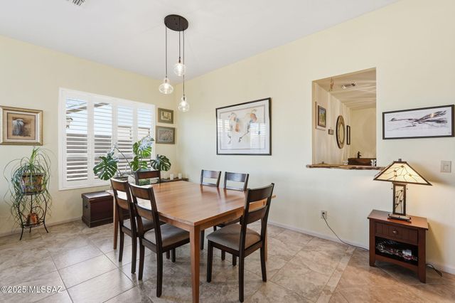 2506 E Bluejay Bluff Lane, Green Valley, AZ 85614