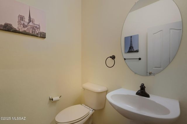 2506 E Bluejay Bluff Lane, Green Valley, AZ 85614