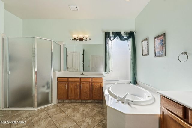 2506 E Bluejay Bluff Lane, Green Valley, AZ 85614