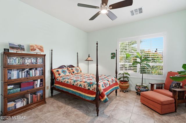 2506 E Bluejay Bluff Lane, Green Valley, AZ 85614