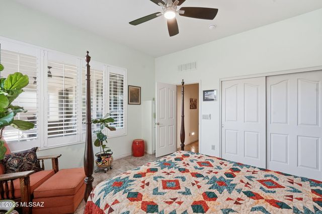 2506 E Bluejay Bluff Lane, Green Valley, AZ 85614