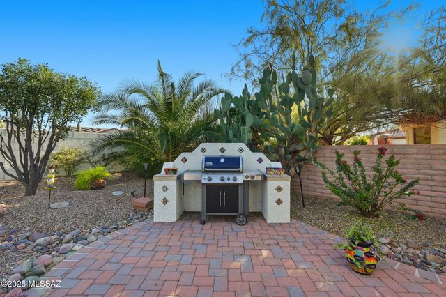 2506 E Bluejay Bluff Lane, Green Valley, AZ 85614