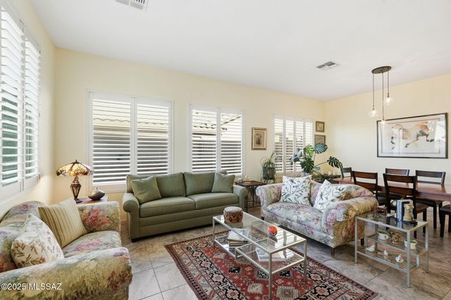 2506 E Bluejay Bluff Lane, Green Valley, AZ 85614