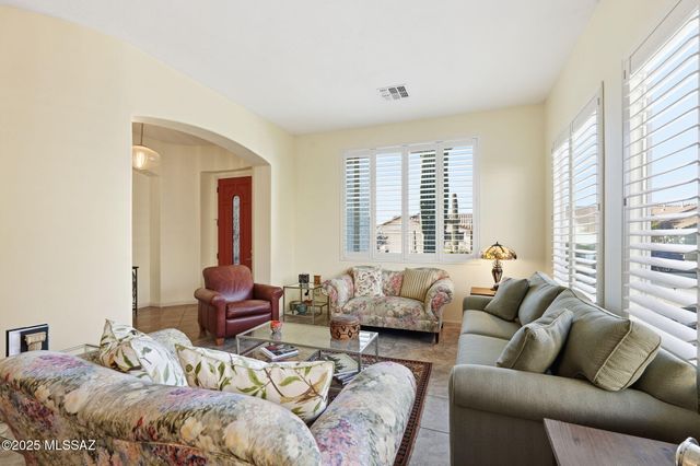 2506 E Bluejay Bluff Lane, Green Valley, AZ 85614