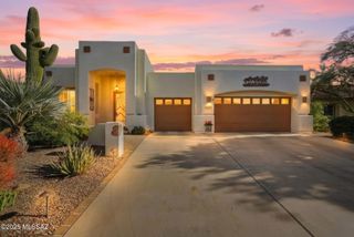 2506 E Bluejay Bluff Lane, Green Valley, AZ 85614