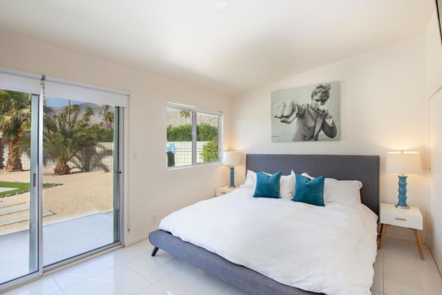 2007 E Andreas Road, Palm Springs, CA 92262