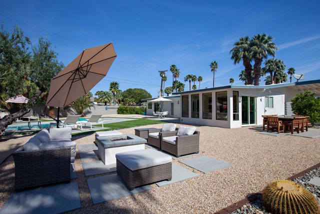 2007 E Andreas Road, Palm Springs, CA 92262
