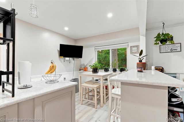 23821 Manistee Street, Oak Park, MI 48237