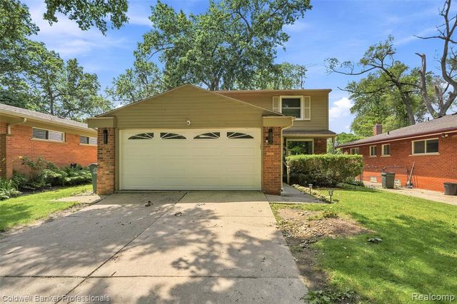 23821 Manistee Street, Oak Park, MI 48237