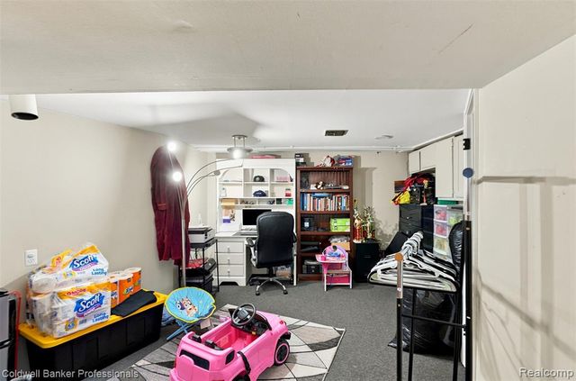 23821 Manistee Street, Oak Park, MI 48237