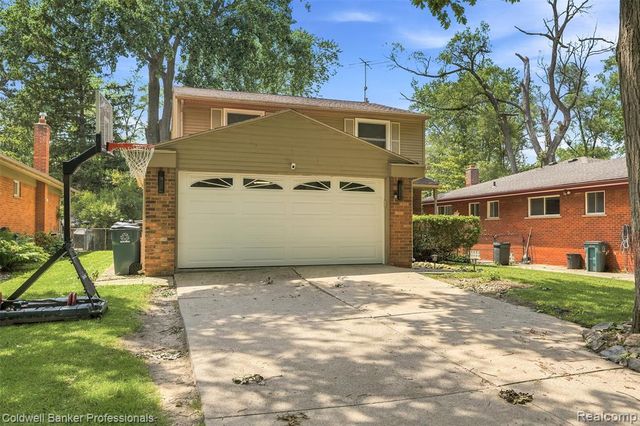 23821 Manistee Street, Oak Park, MI 48237
