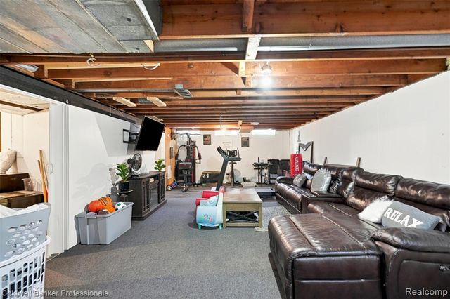 23821 Manistee Street, Oak Park, MI 48237