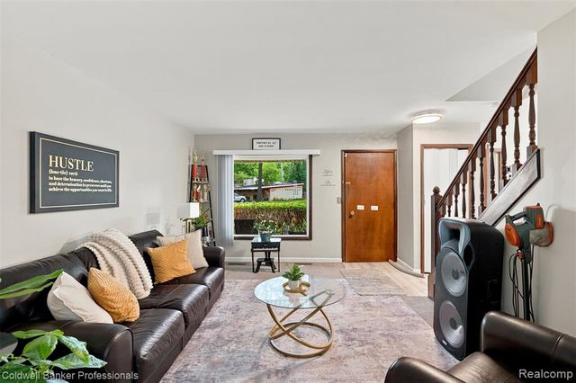 23821 Manistee Street, Oak Park, MI 48237