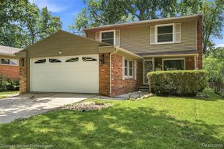 23821 Manistee Street, Oak Park, MI 48237