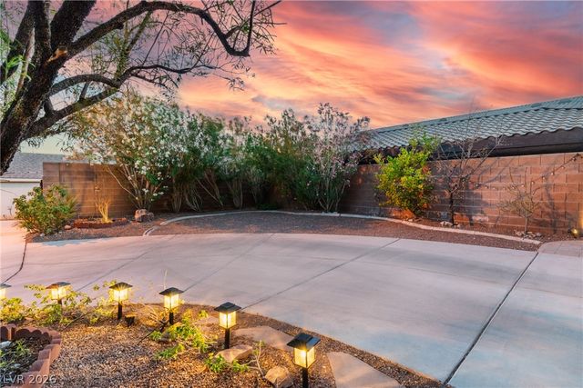 9692 Sandia Avenue, Las Vegas, NV 89147