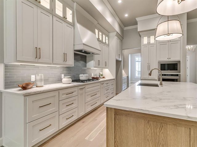 2916 Flycatcher Lane, Edmond, OK 73012