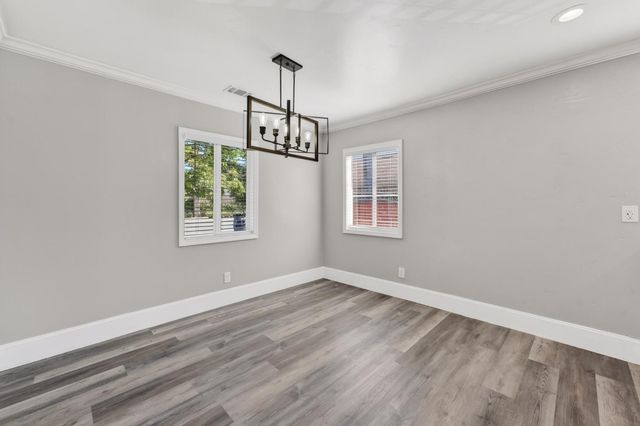 634 E Harney Ln, Lodi, CA 95242