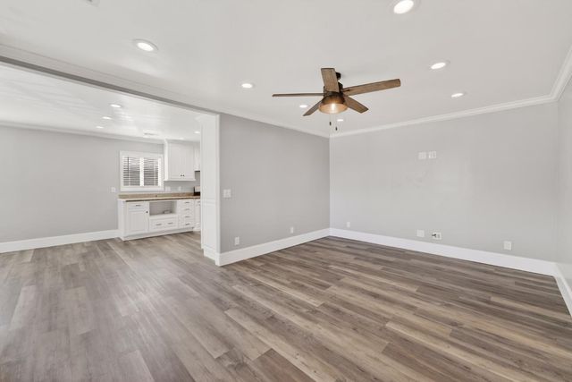 634 E Harney Ln, Lodi, CA 95242