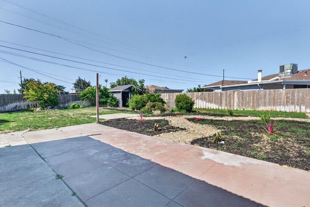634 E Harney Ln, Lodi, CA 95242