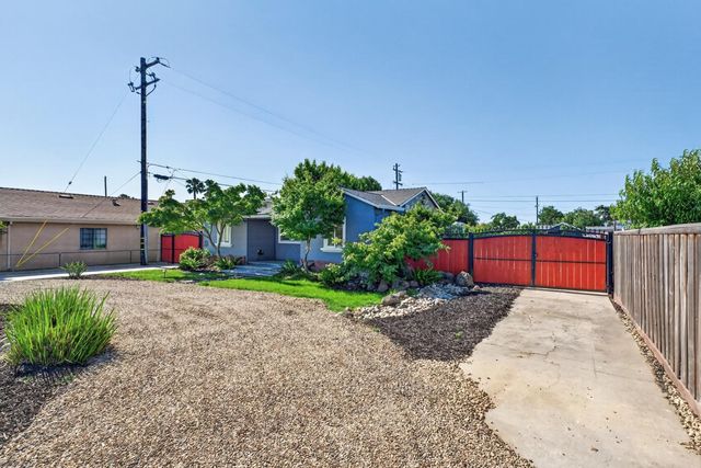 634 E Harney Ln, Lodi, CA 95242