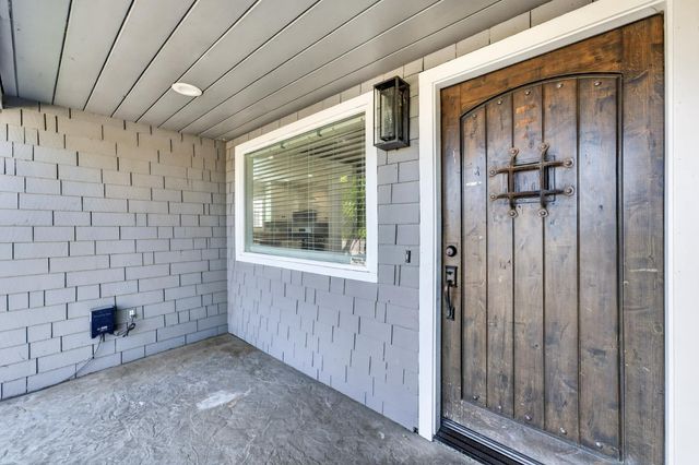 634 E Harney Ln, Lodi, CA 95242
