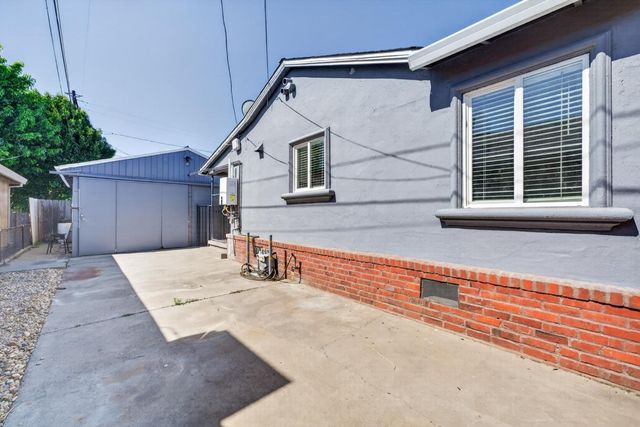 634 E Harney Ln, Lodi, CA 95242