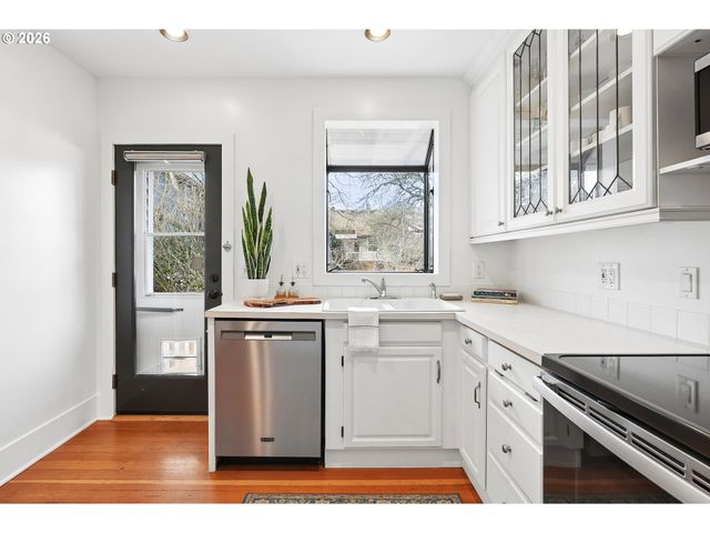 3323 Se 55TH Ave, Portland, OR 97206