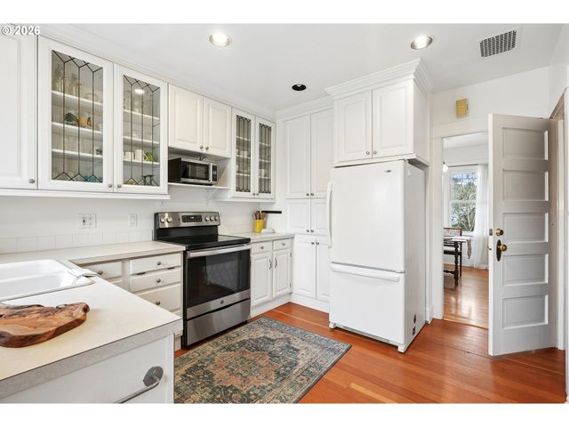 3323 Se 55TH Ave, Portland, OR 97206