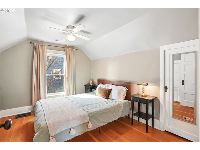 3323 Se 55TH Ave, Portland, OR 97206