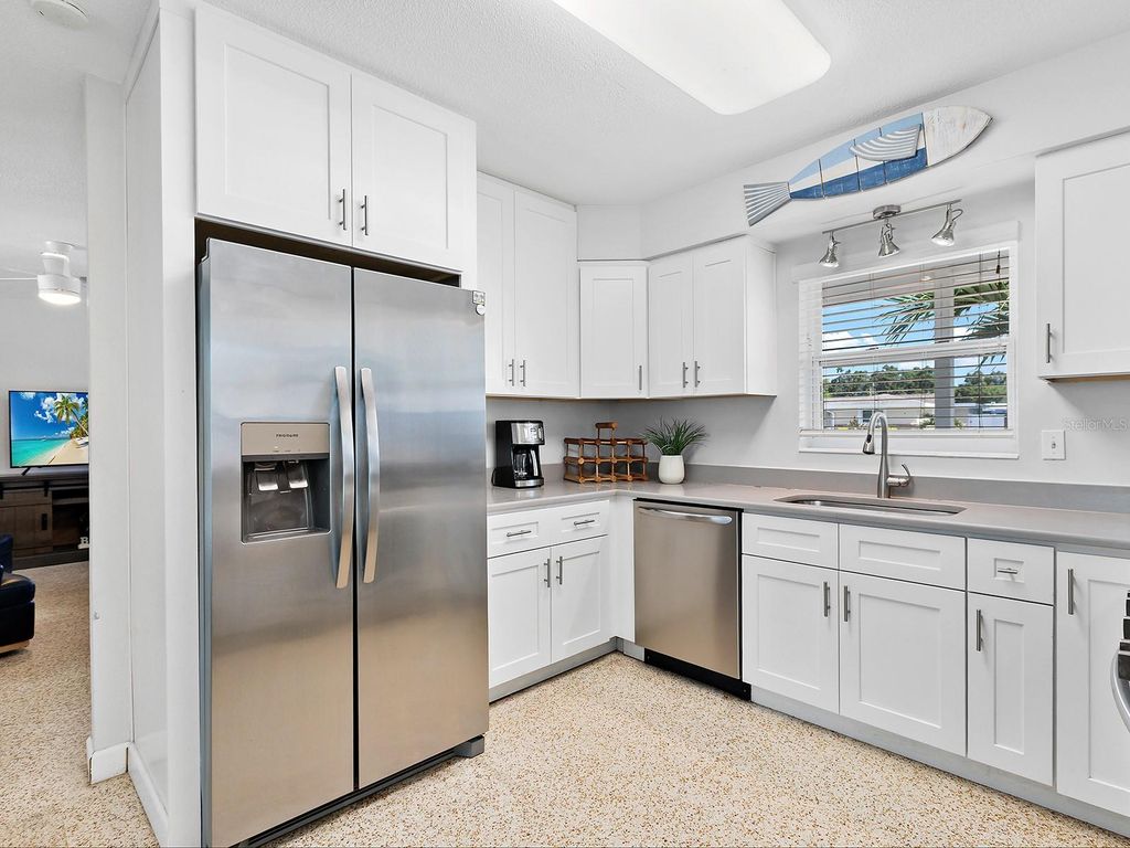 Image 12 of property listing at 4474 COCO RIDGE CIRCLE, Sarasota, FL 34233