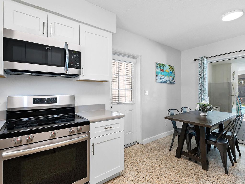 Image 13 of property listing at 4474 COCO RIDGE CIRCLE, Sarasota, FL 34233
