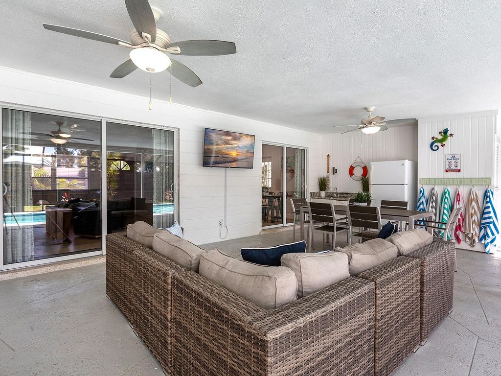 Image 15 of property listing at 4474 COCO RIDGE CIRCLE, Sarasota, FL 34233