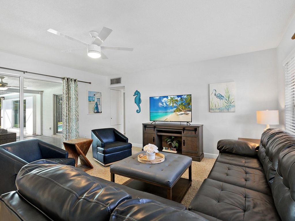 Image 4 of property listing at 4474 COCO RIDGE CIRCLE, Sarasota, FL 34233