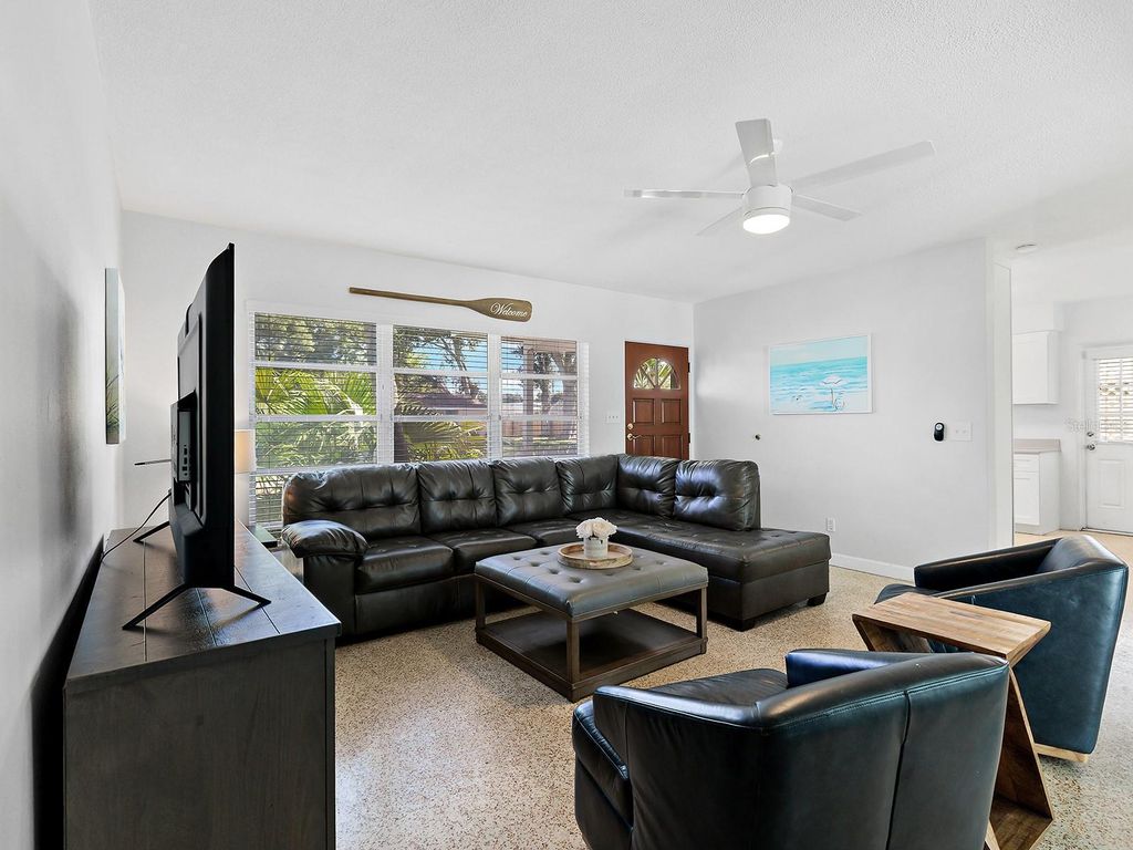 Image 6 of property listing at 4474 COCO RIDGE CIRCLE, Sarasota, FL 34233