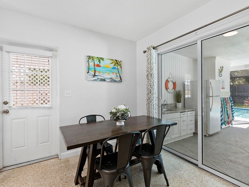 Image 10 of property listing at 4474 COCO RIDGE CIRCLE, Sarasota, FL 34233