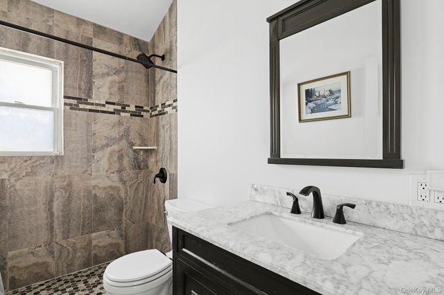 22 Niagara Lane, Commack, NY 11725