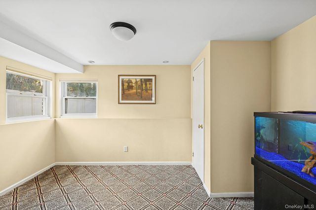 22 Niagara Lane, Commack, NY 11725