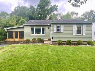 35 Marilyn Parkway, Gates, NY 14624